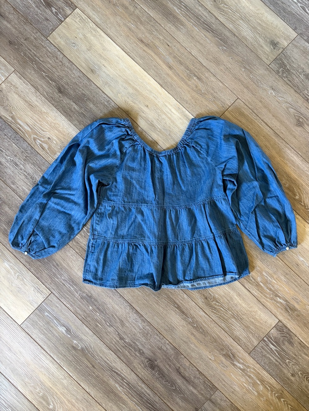 Old Navy Tiered Swing Long-Sleeve Denim Top - Picture 8 of 10